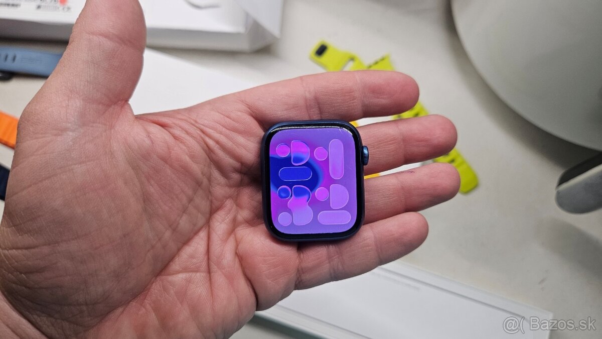 Apple Watch 7 modré 45mm + remienky - 9