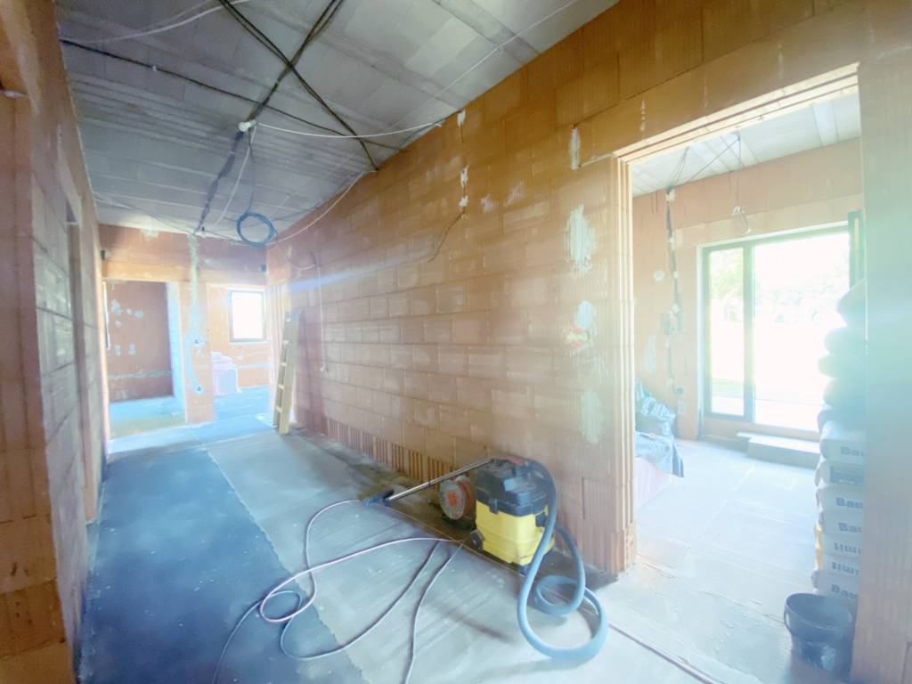 4 izbový bungalov na samote s pozemkom 3532 m2.Kolíňany Bara - 9