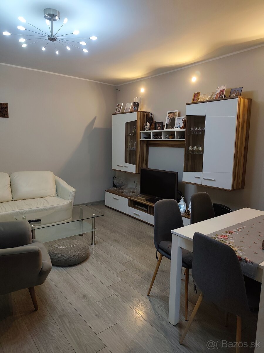 Predám 5 izbový Rodinný dom 205 m2, obec Bučany - 9