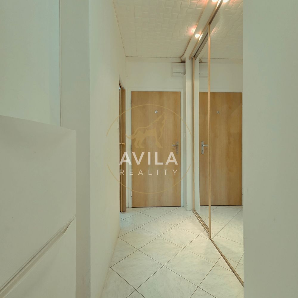 TOP PONUKA VEĽKÁ GARSÓNKA (33m²) S KLÍMOU, ZASKLENÝM BALKÓN - 9