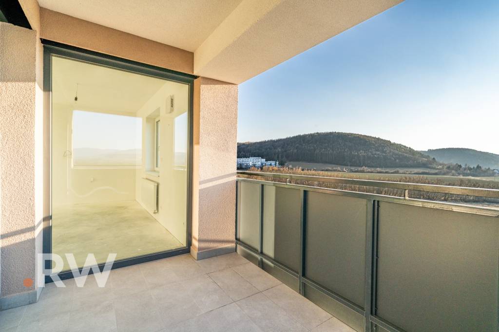 V ŠTANDARDE - 4izb. BYT + TERASA - 120m2 a viac - REZIDENCIA - 9