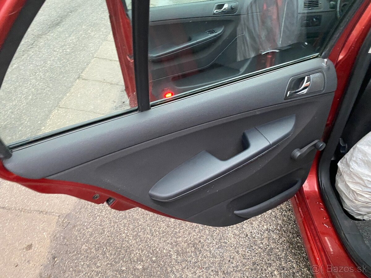 Škoda Fabia 1.2 HTP Joy - 9