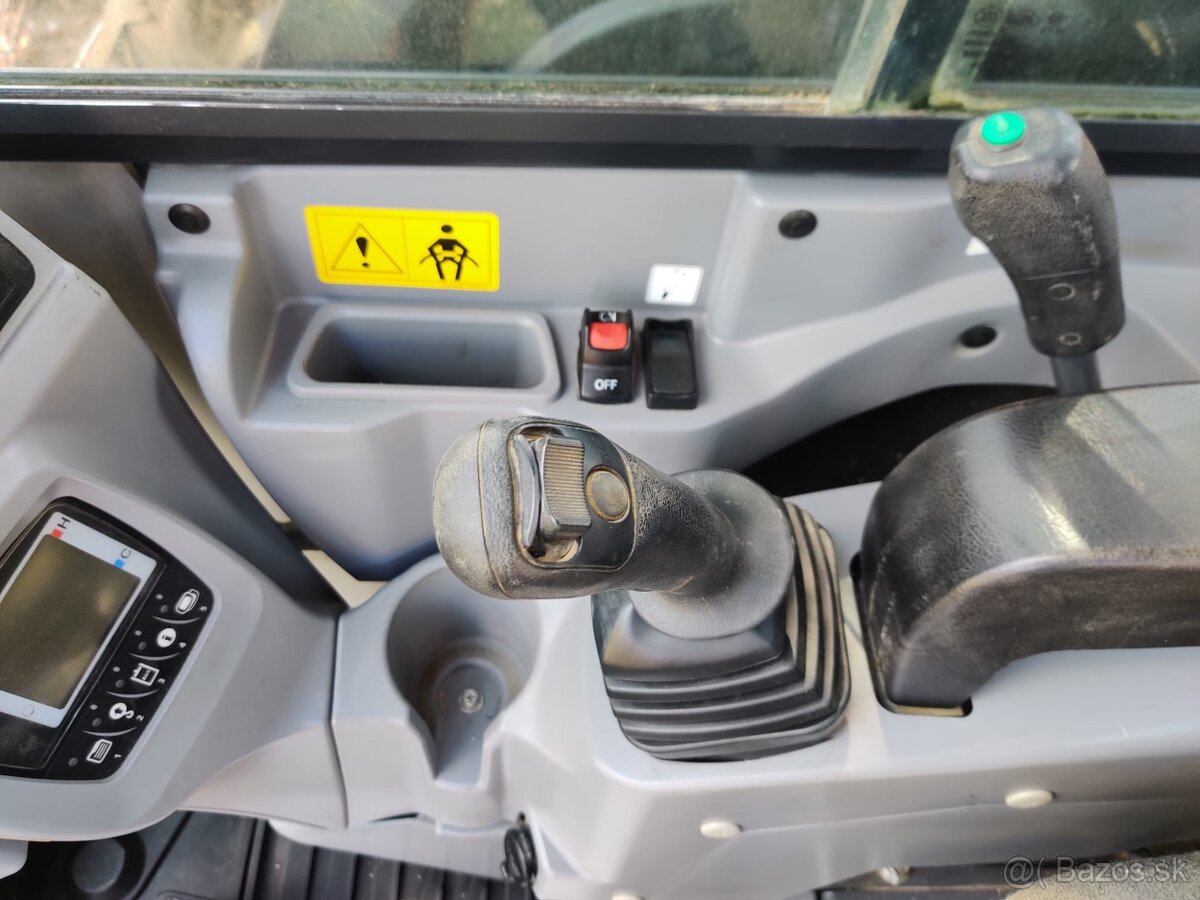 Pásový minibagr KUBOTA KX 080-4.2 - 9