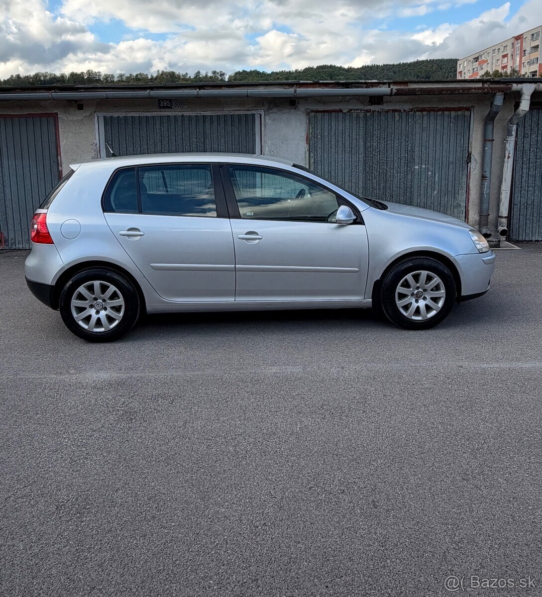 Volkswagen Golf 5 1.6 MPi Benzín,2009 - 9