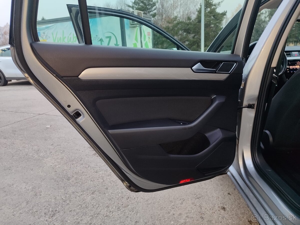 Volkswagen Passat 2.0 TDi - 9