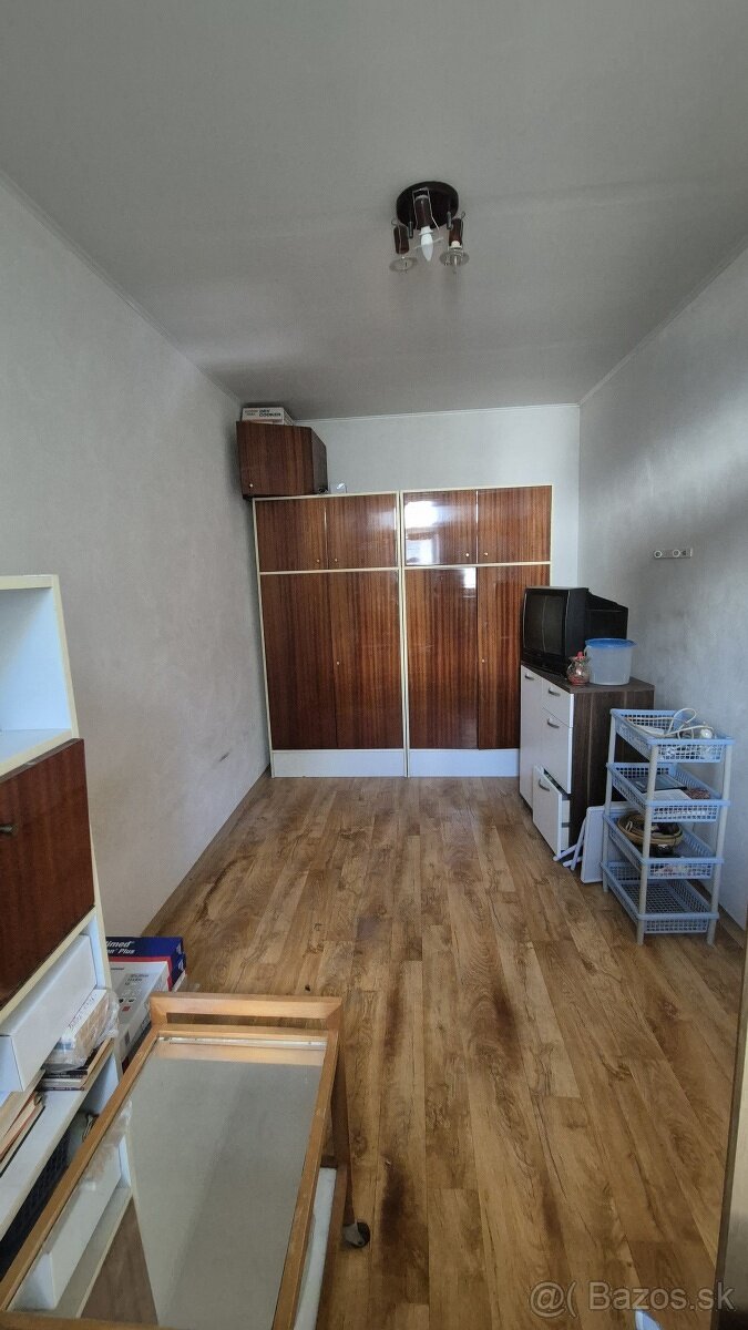 Rodinný dom s veľkorysým pozemkom na predaj, Priekopa - 9