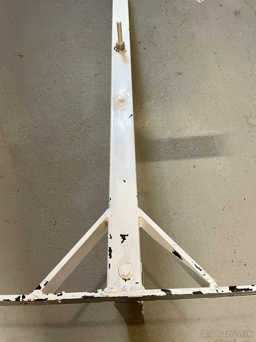 Masívny držiak na boxerské vrece - 9