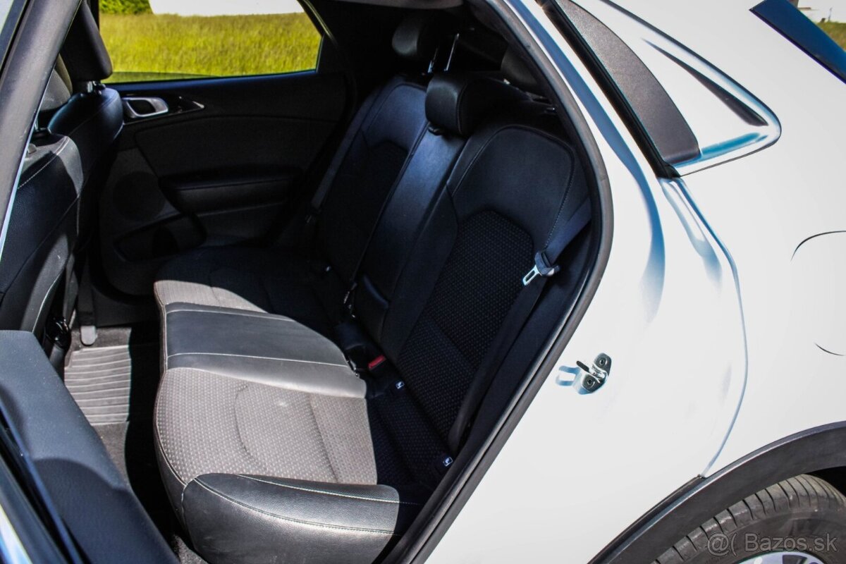 Kia XCeed 1.5 T-GDi Silver A/T - 9