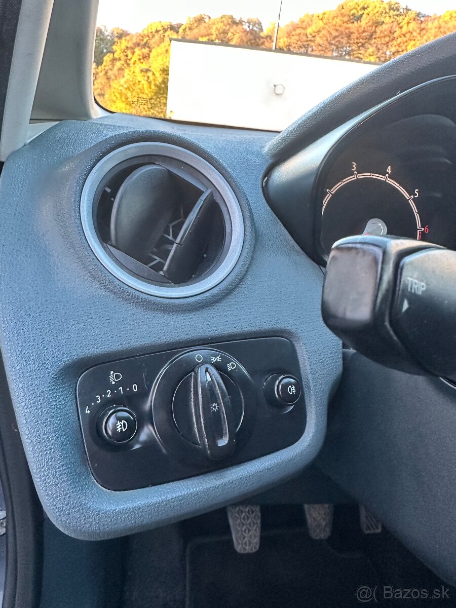 Ford Fiesta 1.2 benzín - 9