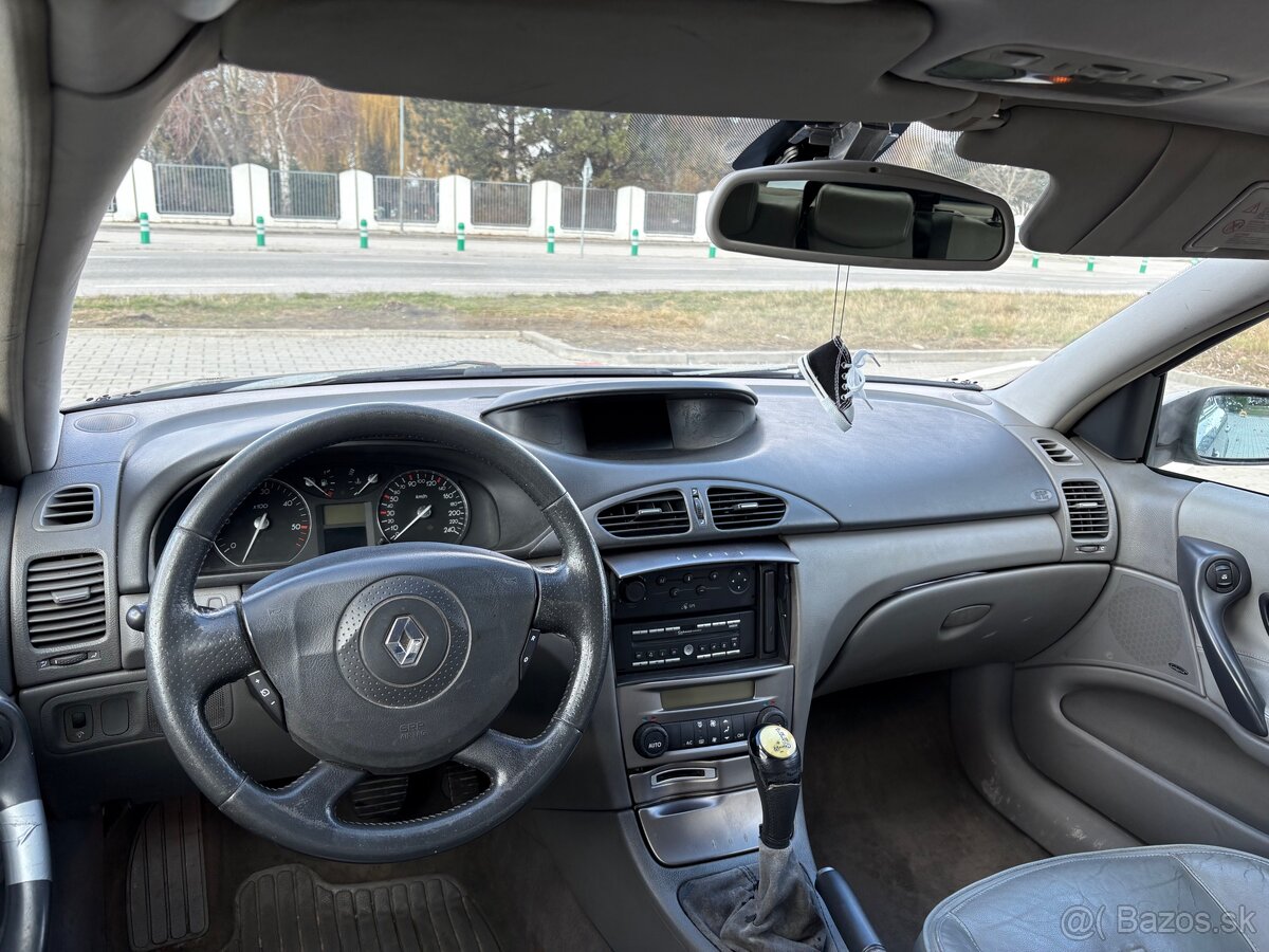Renault Laguna II 2.2 dCi 110kW - 9