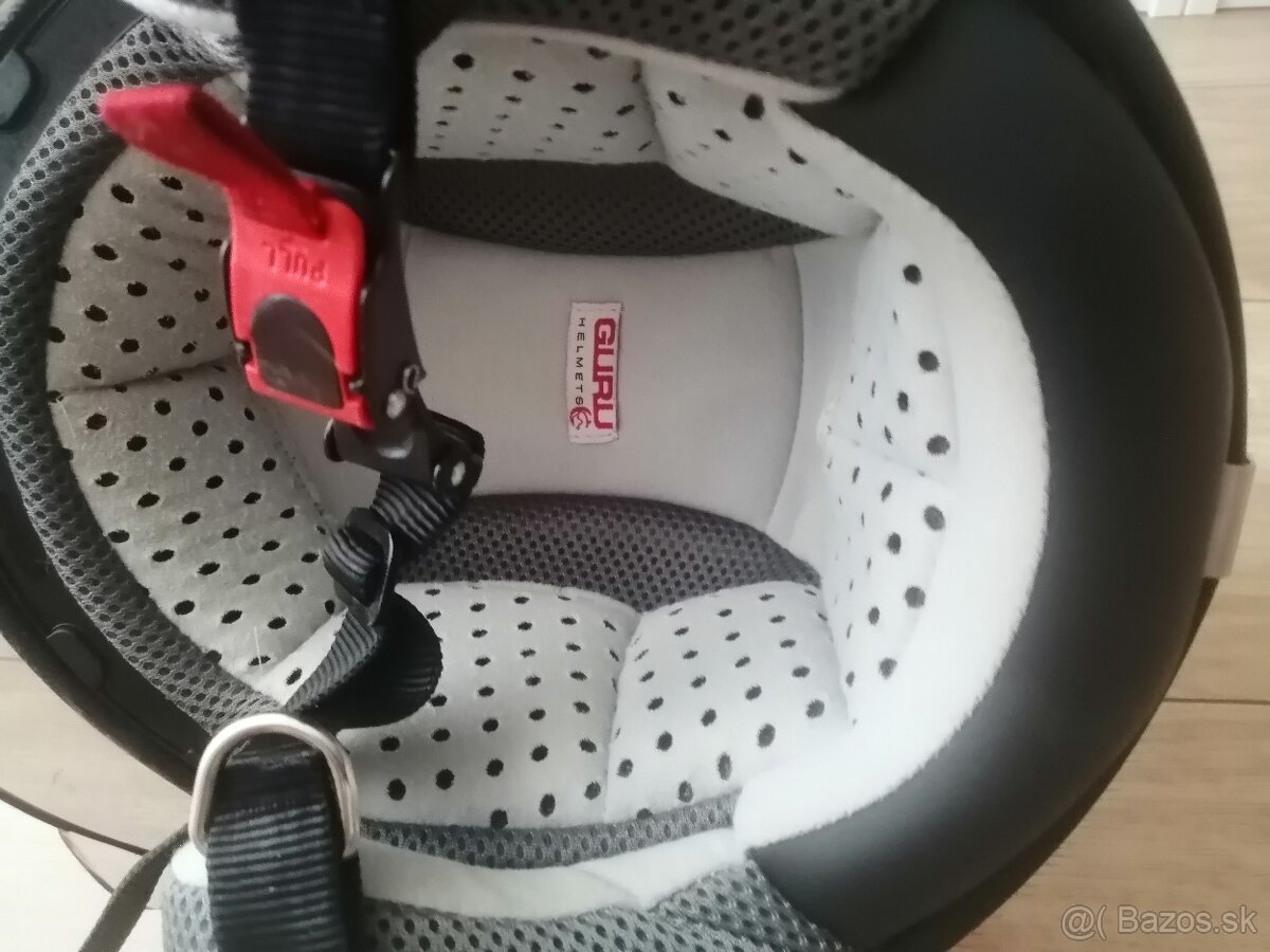 Givi Guru helma - 9