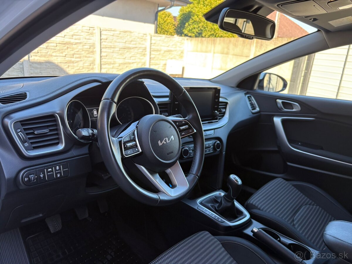 KIA ceed sw 1.5T-GDi - 9