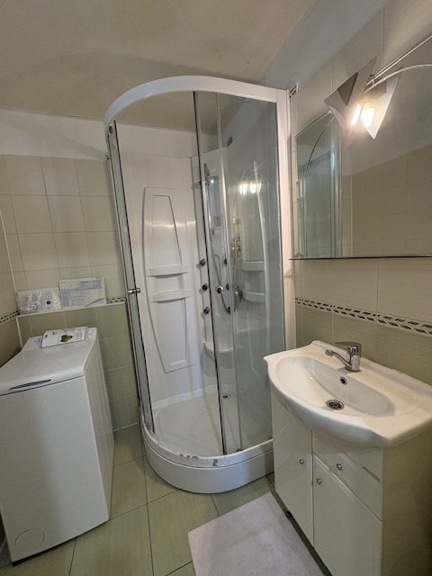 PREDAME 3IZBOVY BYT V NOVOM MESTE NAD VAHOM - 9