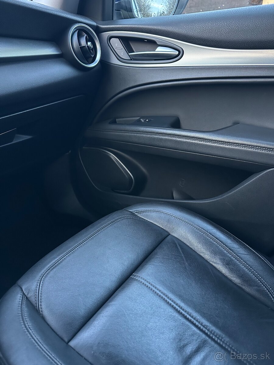 Alfa Romeo Stelvio 2.2 210k Super Q4 A/T - 9