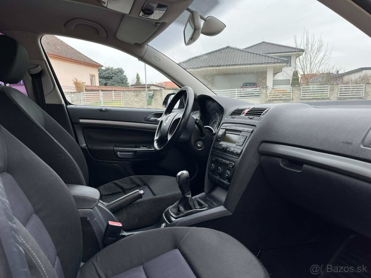 Škoda Octavia 2 Combi 1.6 Mpi benzin 75kw - 9