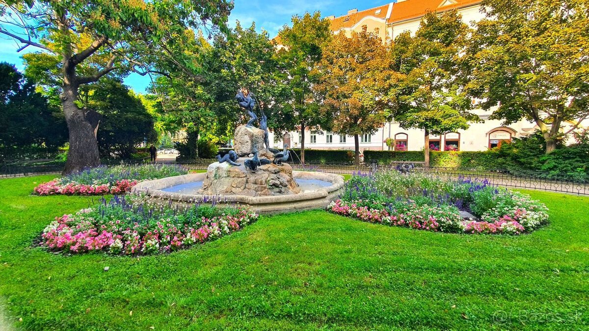 Exkluzívny 4-izbový byt v secesnom dome s výťahom – Šafáriko - 9