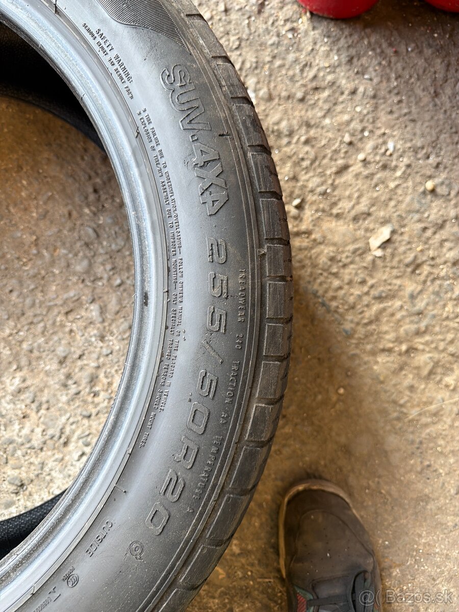 255/50R20 Good Year - 9
