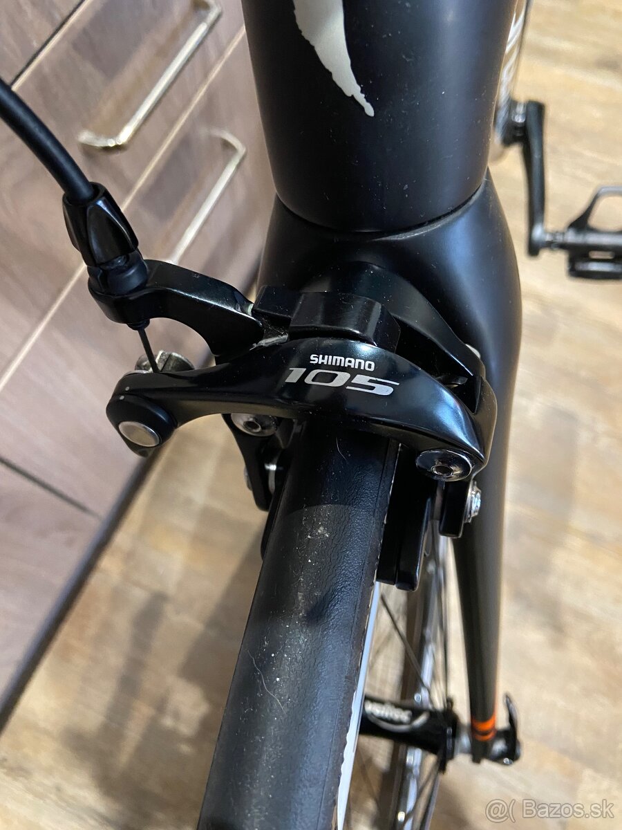 Cestný karbónový bicykel - 9