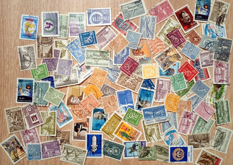 Predám balík poštových známok 1000 ks. č 4 - 9