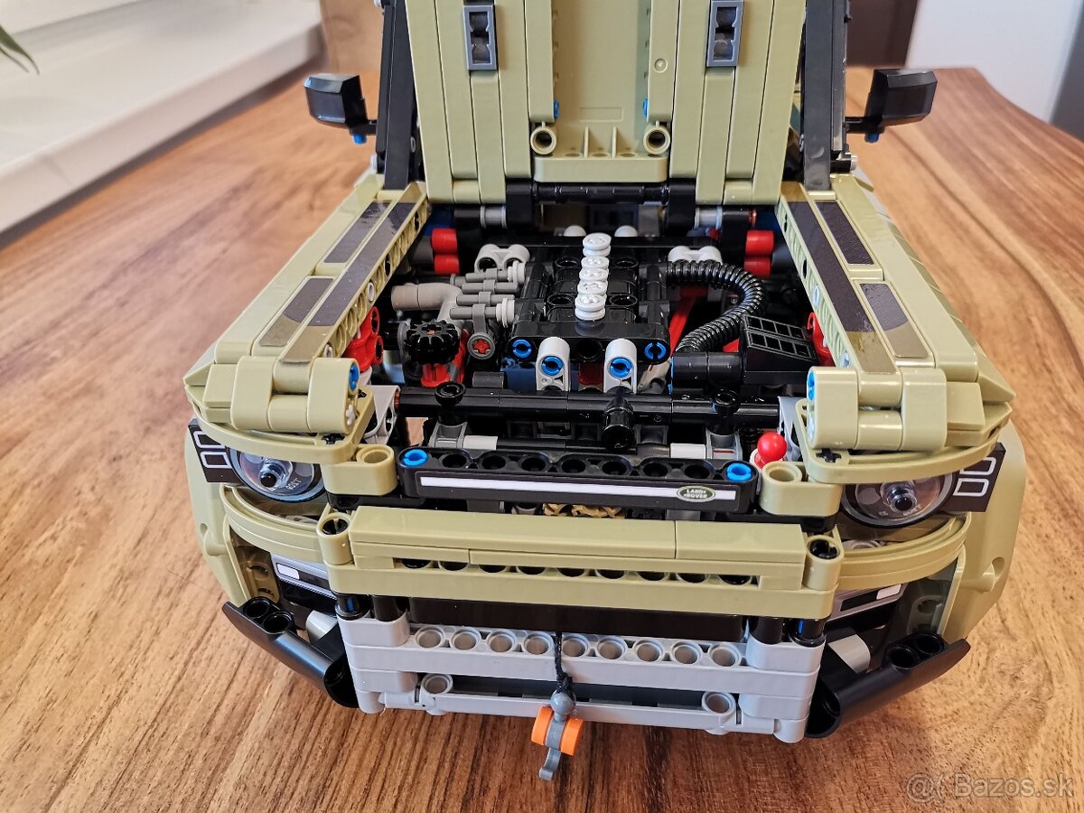 Land Rover Defender - 9