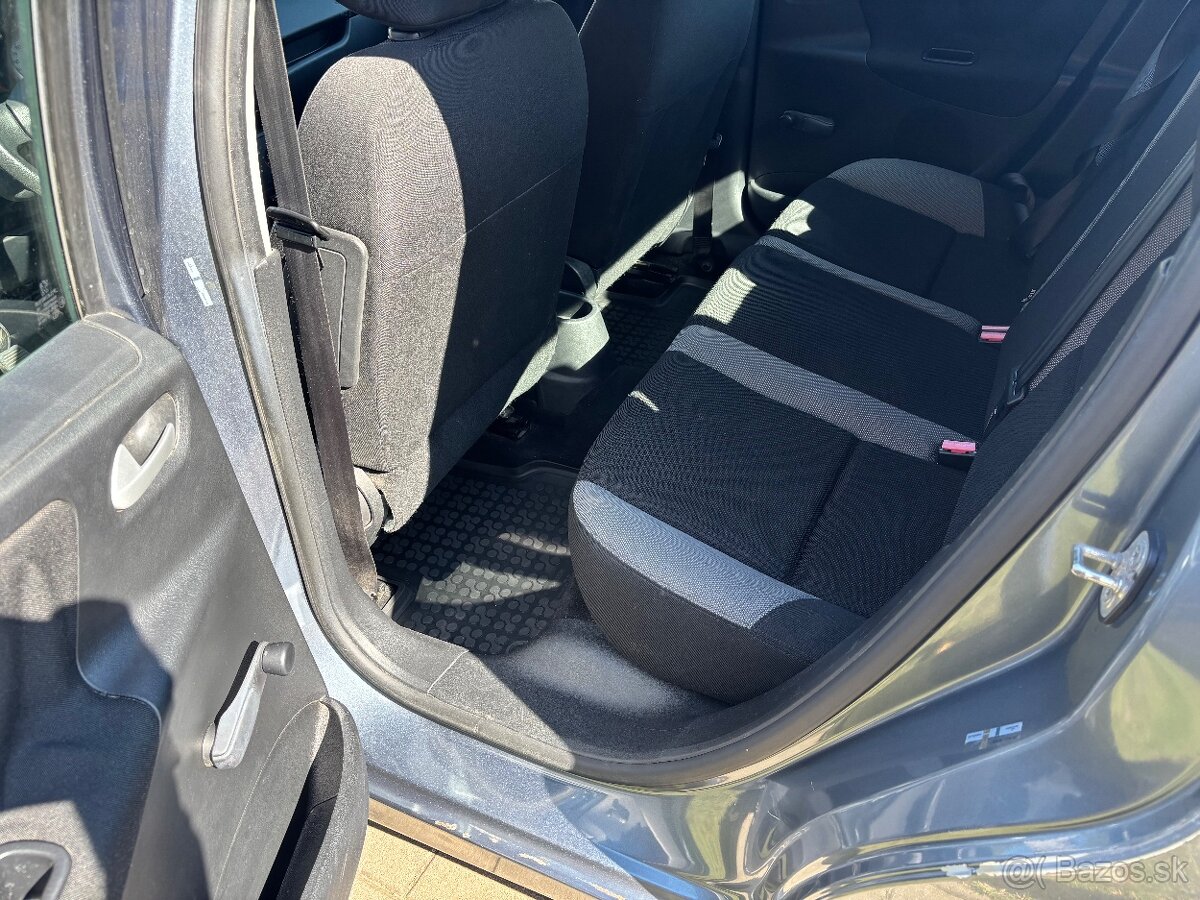 PREDÁM PEUGEOT 207 1,4hdi - 9