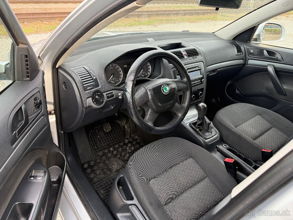 Škoda Octavia 1.6 TDI Combi - 9