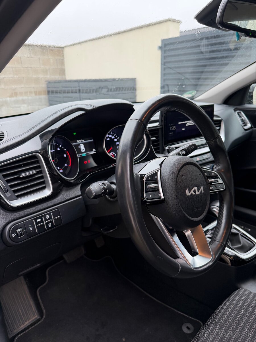 KIA Ceed SW Vision 1,6 CRDi - v záruke, odpočet Dph - 9