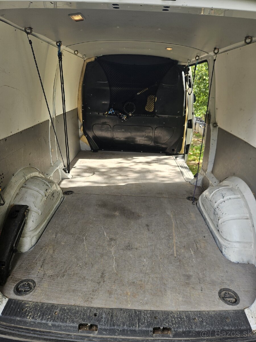 VW Transporter T6 4Motion 2.0 TDI Long - 9