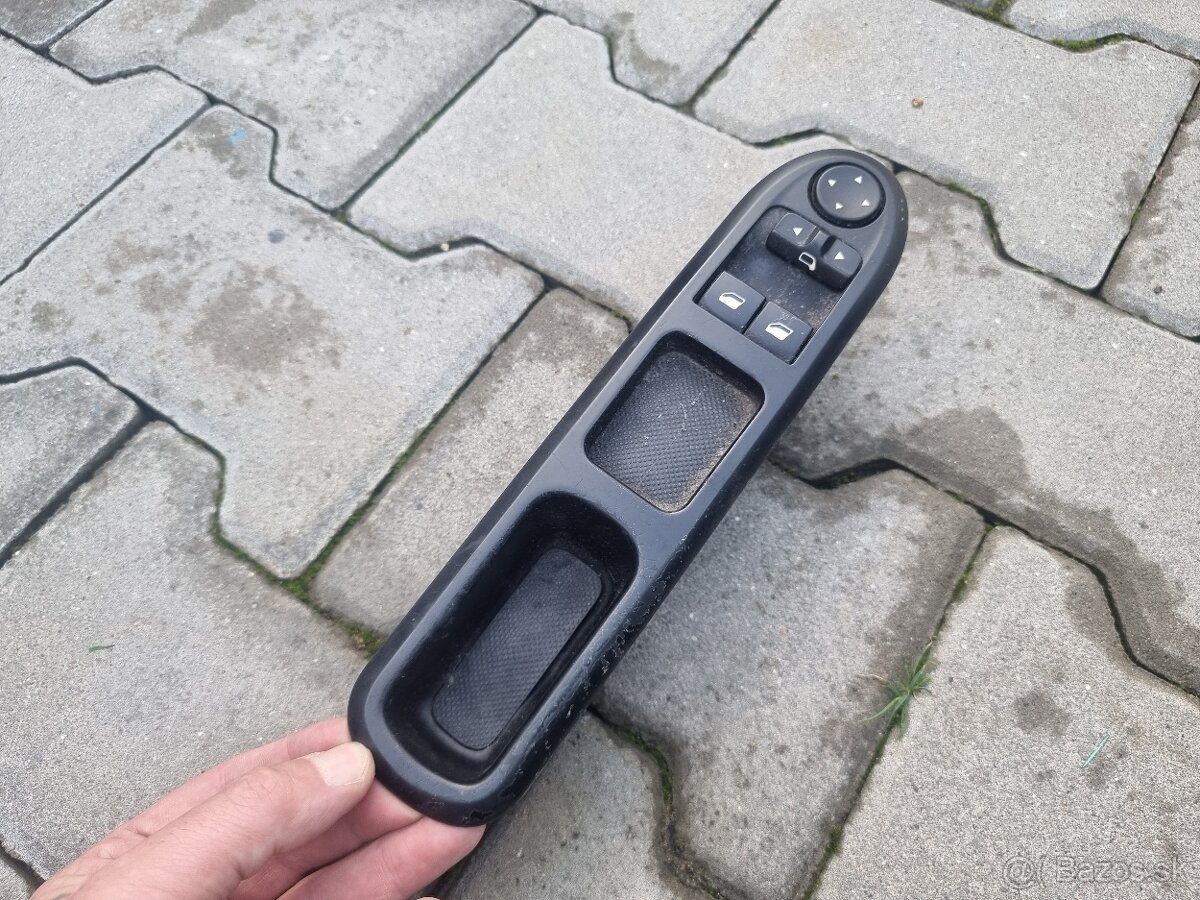 Peugeot 407 SW kufrové dvere - 9