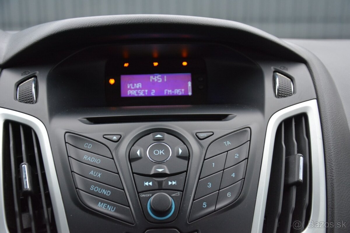 Ford Focus Array 1.6 SR voz - 9