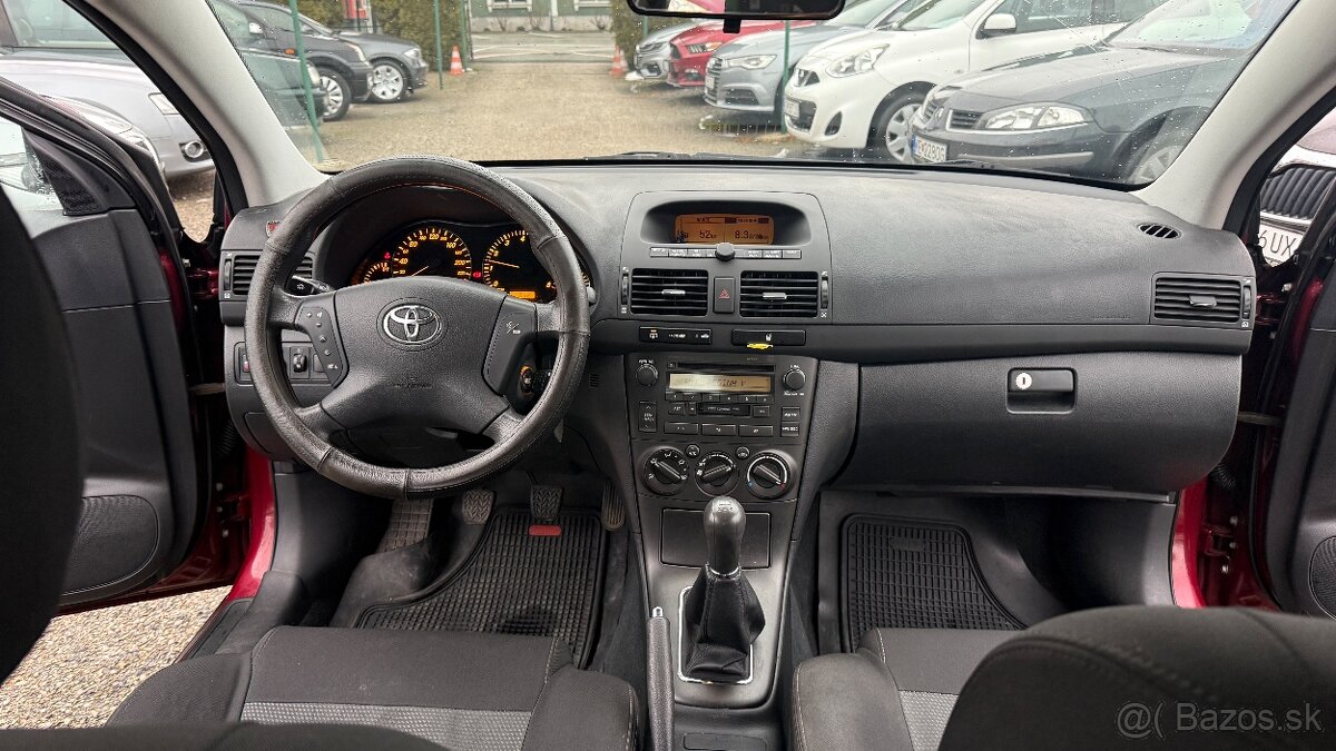 Toyota Avensis 1.6 - 9