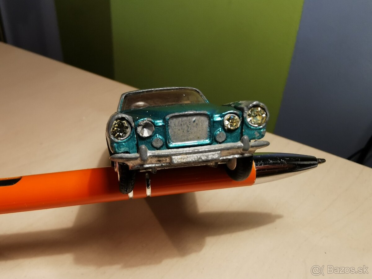 Corgi toys Jaguar Mark X - 9