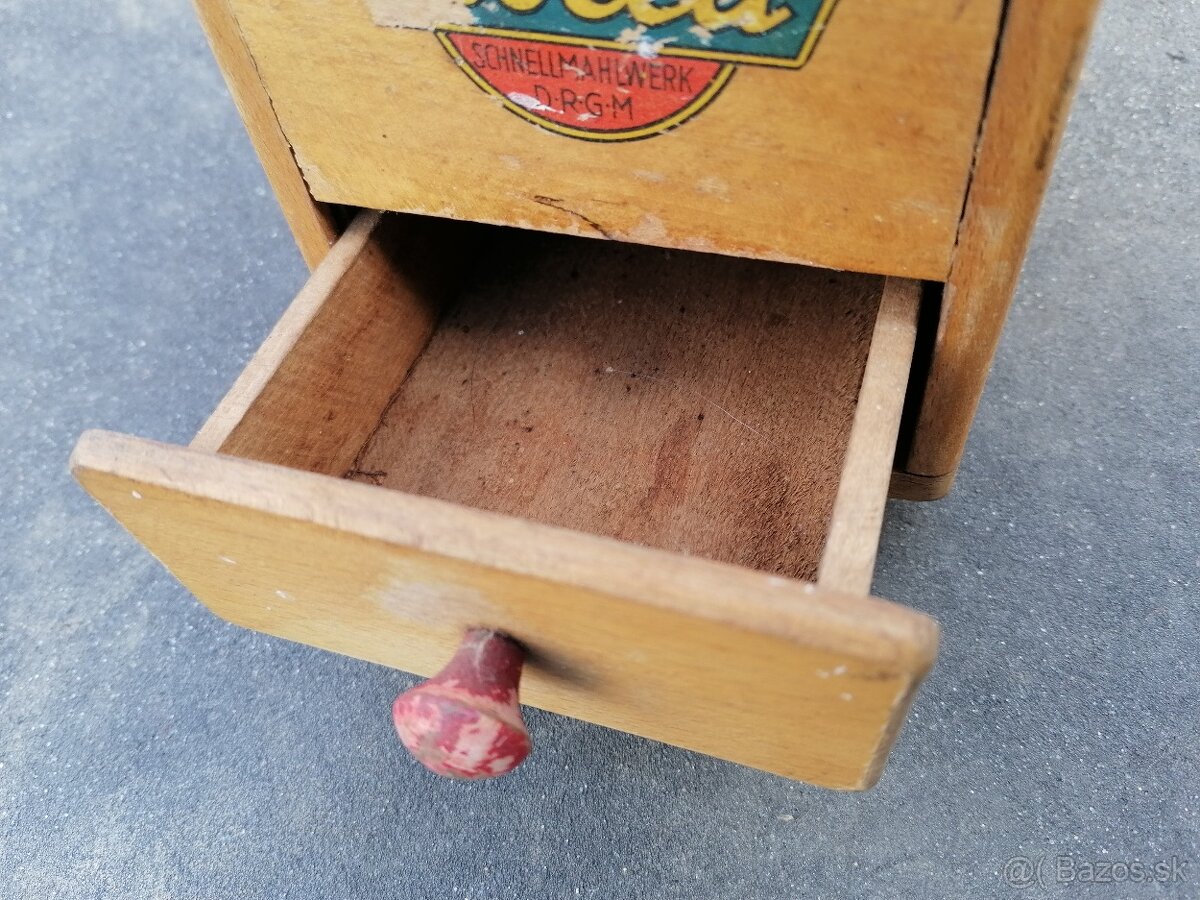 Predám starožitný mlynček na kávu - 9