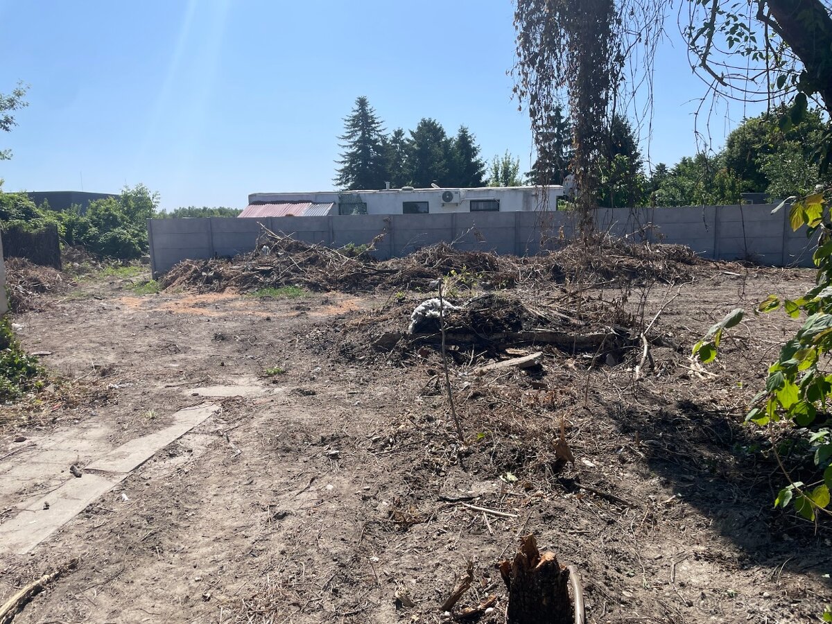 Pozemok 330m2 v Ružinove - 9