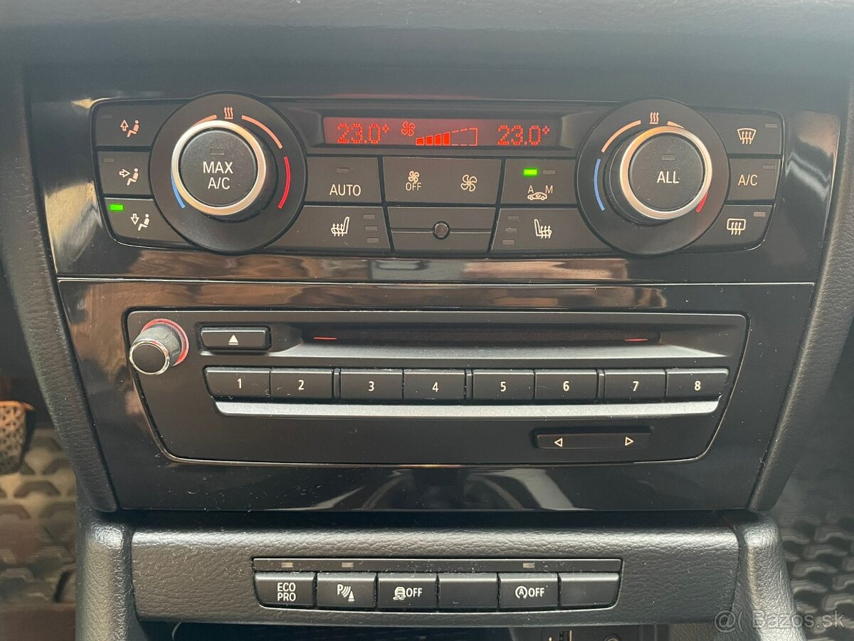 BMW X1 E84 18d Sdrive - 9