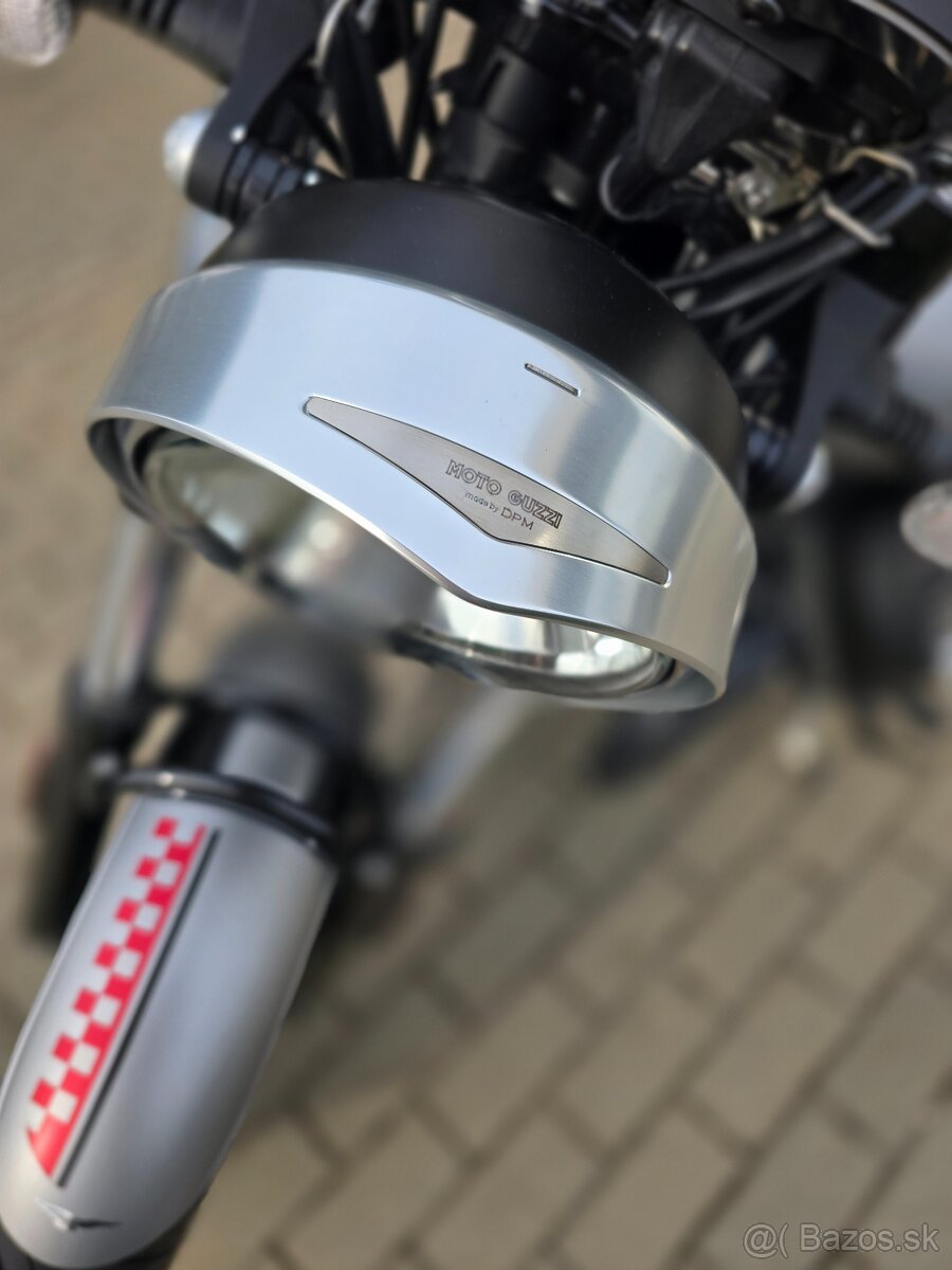 Moto Guzzi V9 Bobber - 9