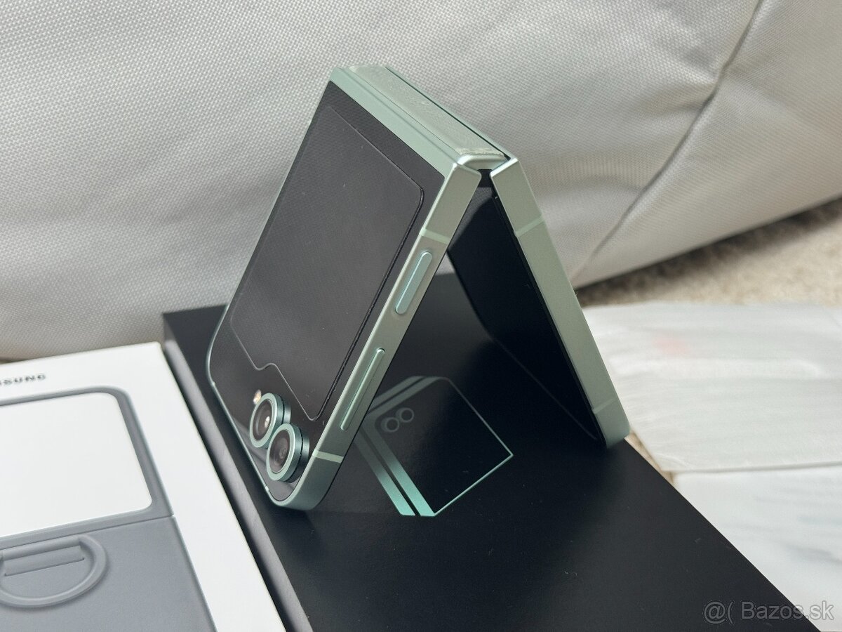 Samsung Z Flip6 - RAM 12GB / 256GB Mint - AKO NOVÝ - 9