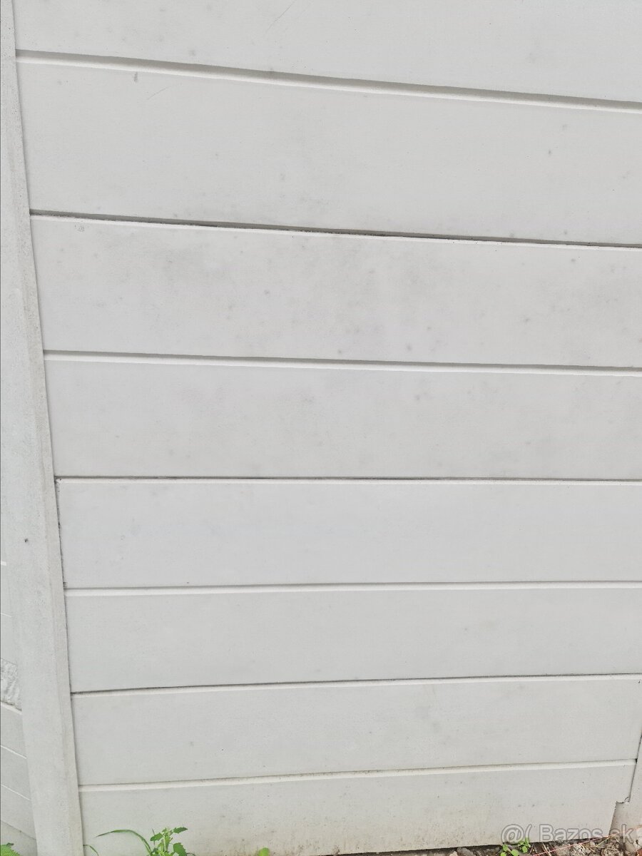 Podhrabová doska, Betónový plot - VÝCHOD POZOR - 9