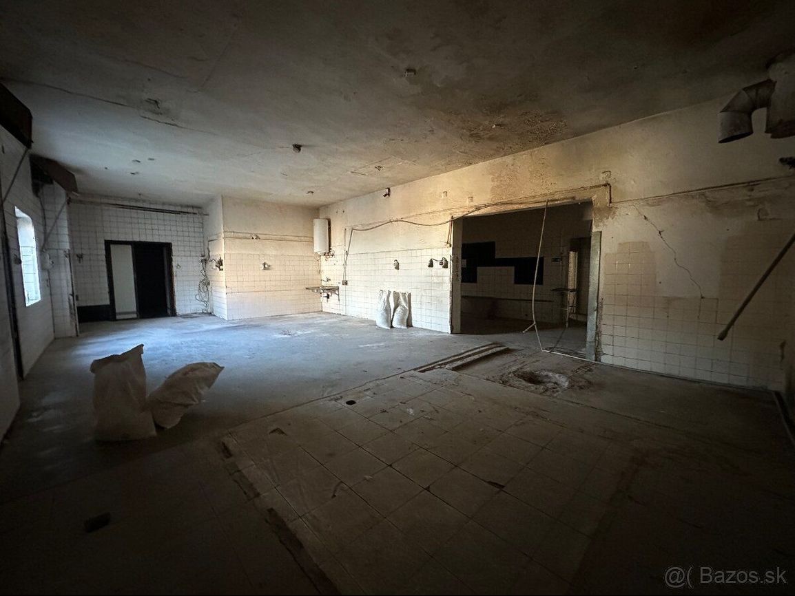 Na predaj komerčná budova v Gelnici - 9