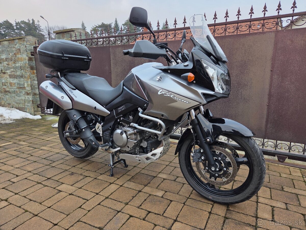 Suzuki V-Strom DL650 - 9