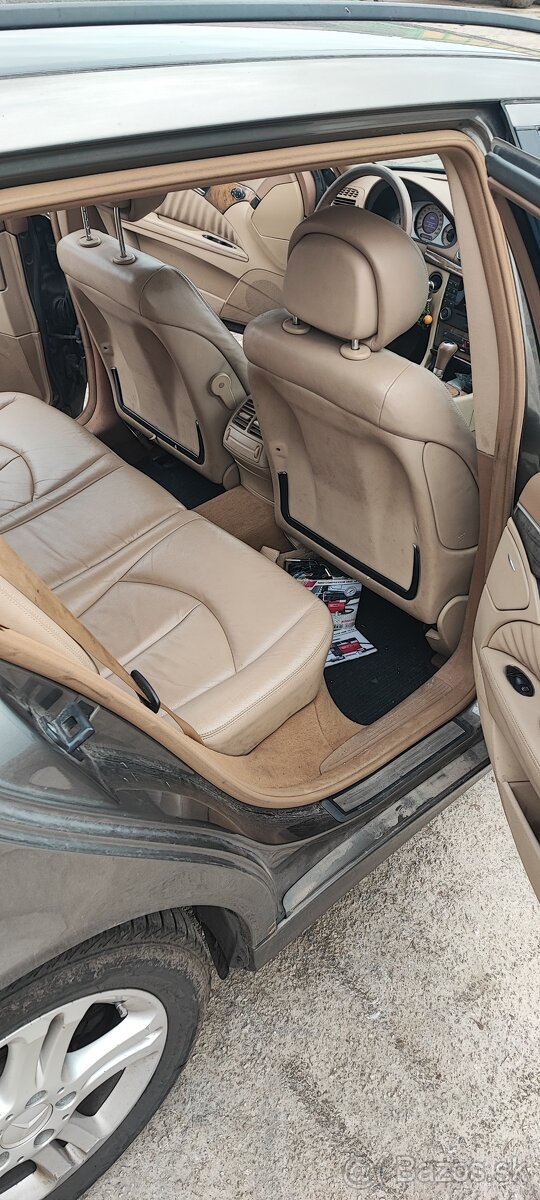 Mercedes Benz E220 - 9