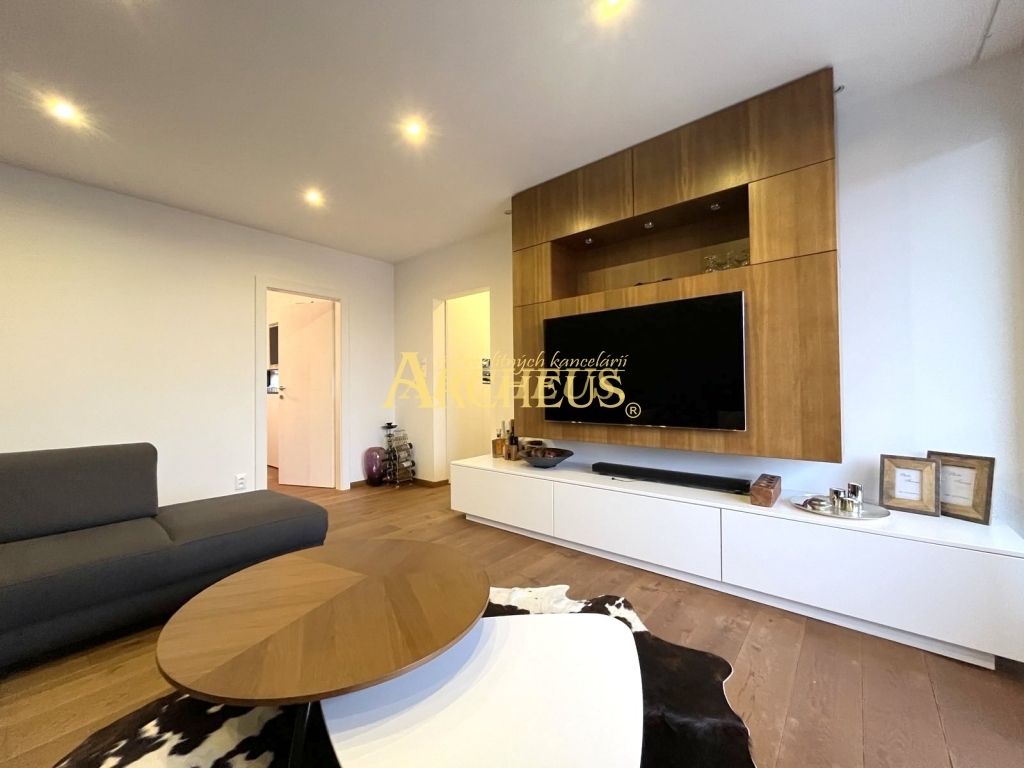 NÁJOM - 3 IZBOVÝ BYT S LOGGIOU, JIRÁSKOVA, BARDEJOV - 9