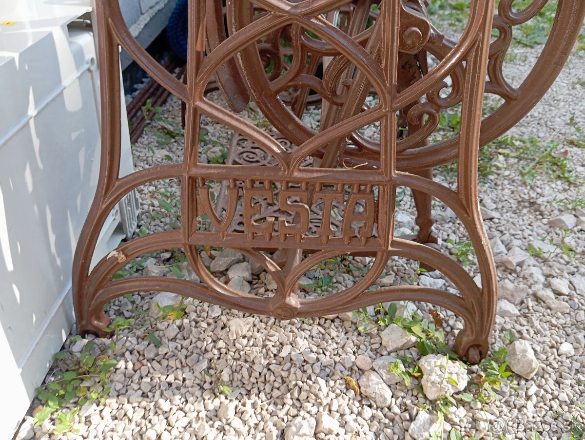 Predám stojan na starý šijací stroj - 9