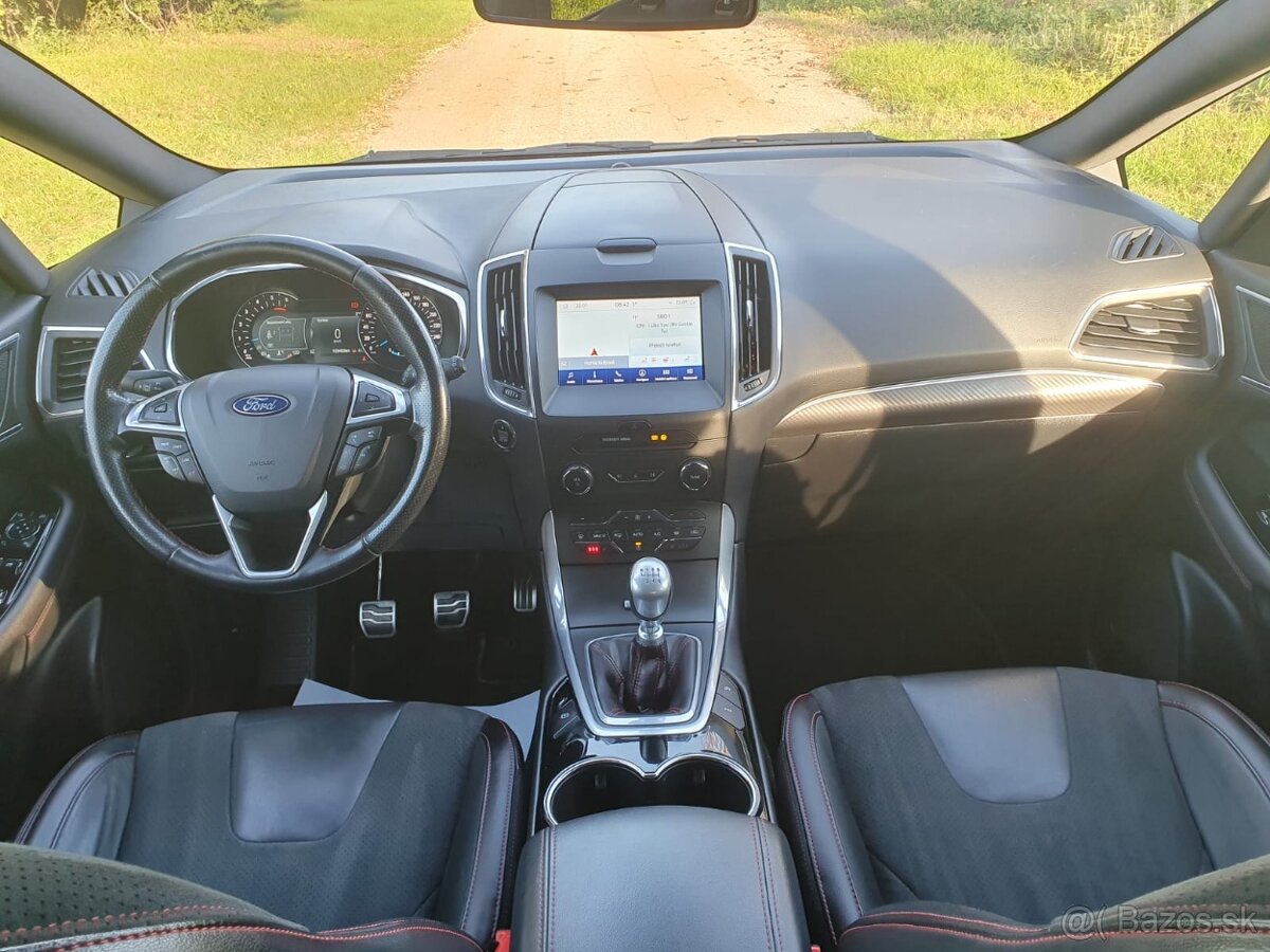 Predám Ford S-max ST line 2.0 Tdci M6 - 9