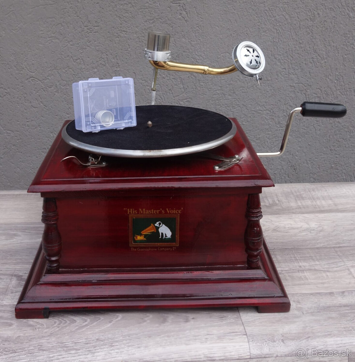 Gramofón retro. - 9