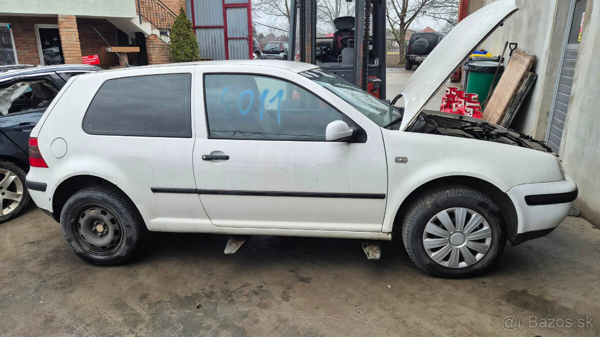 Volkswagen Golf 1,4i 55kw - 9