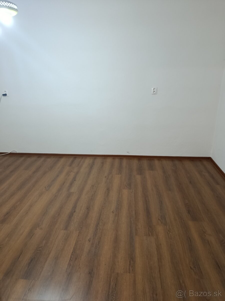 Predáme pekný slnečný Rodinný dom v časti Nadabula - 9