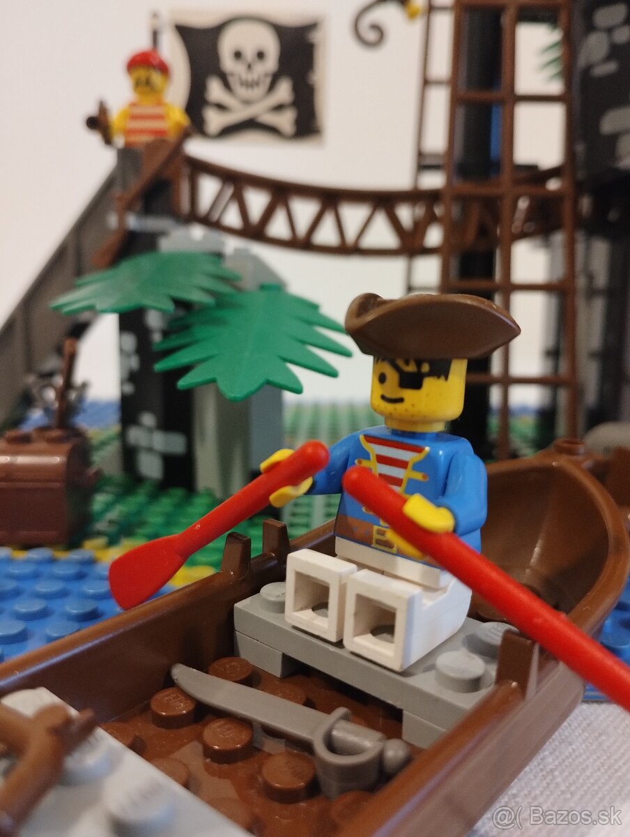 LEGO Pirates 6270 Forbidden Island - 9