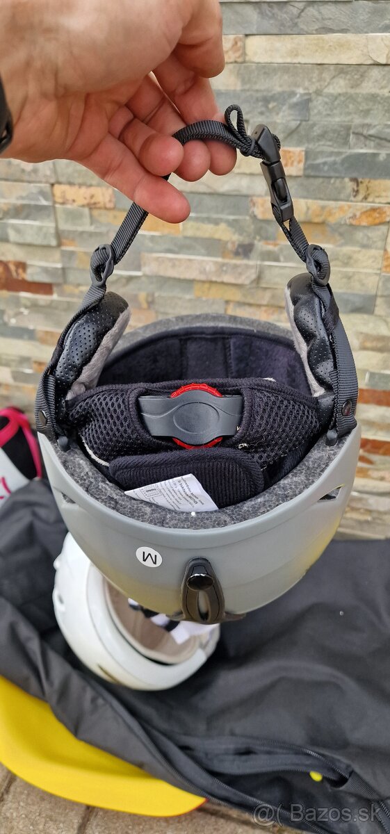 Prilba na lyžovačku - 9