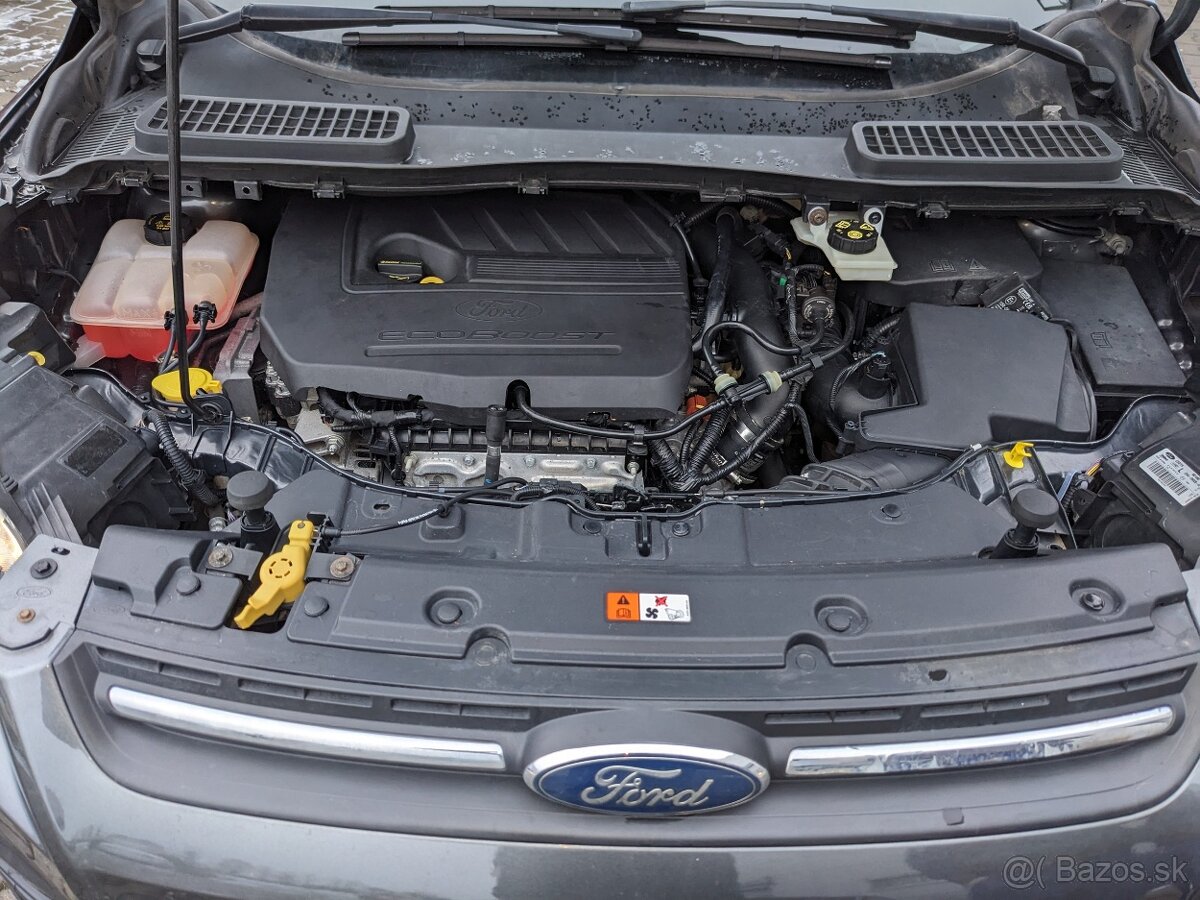 FORD KUGA Trophy X SUV 1,5 benzín - 9